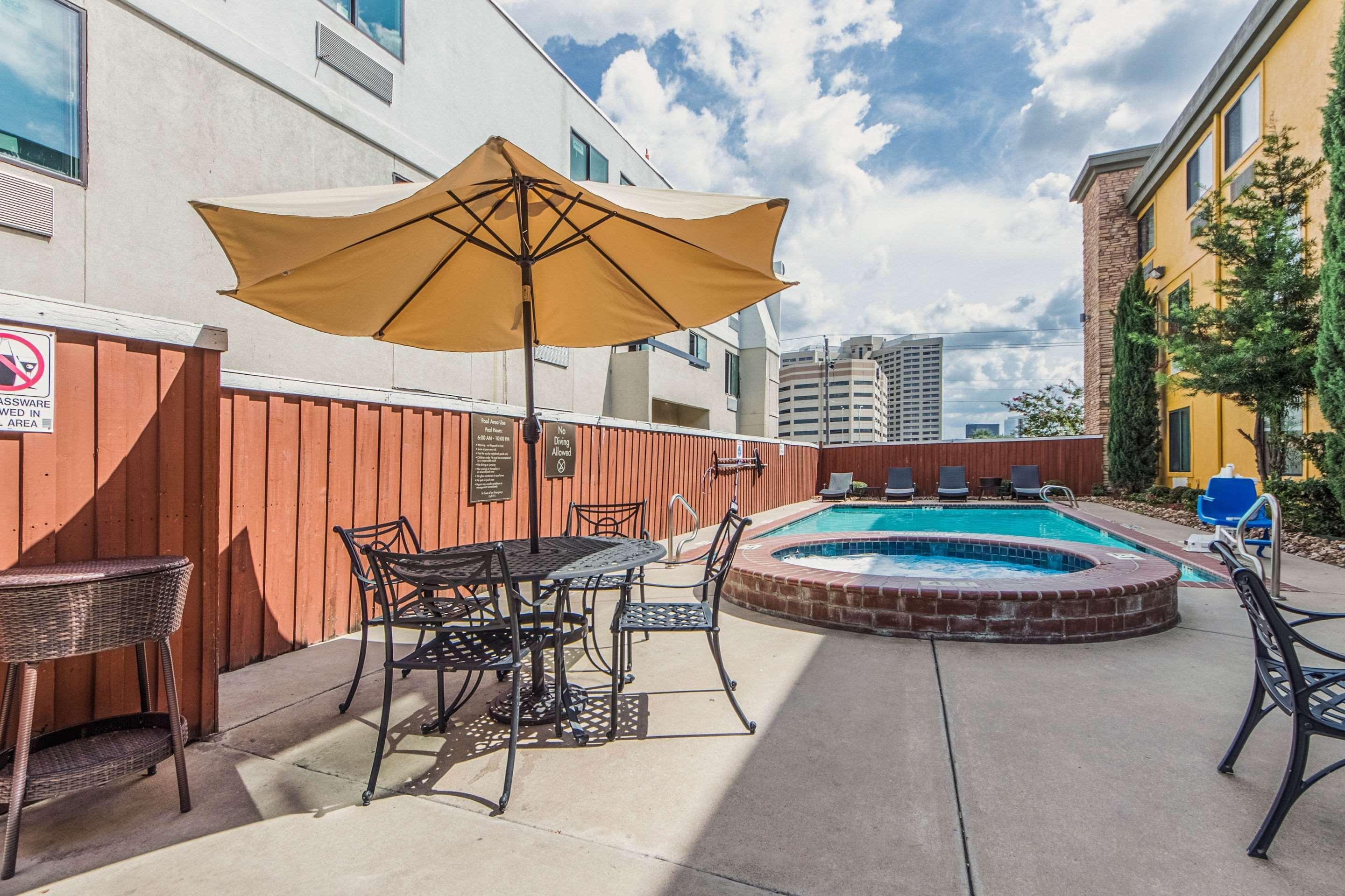 Comfort Inn Dallas Park Central Εξωτερικό φωτογραφία