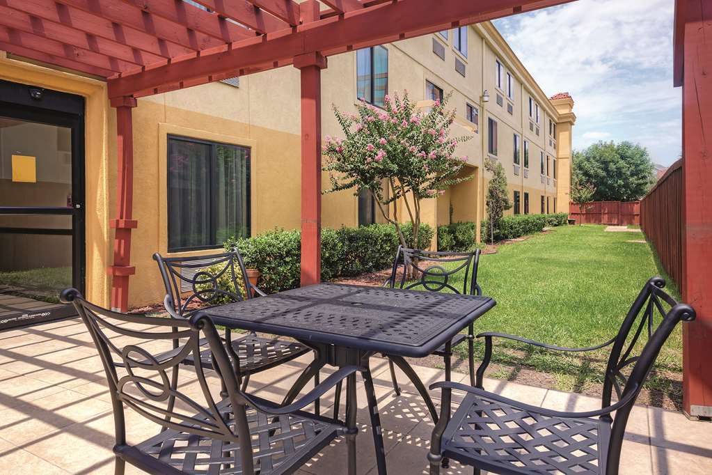 Comfort Inn Dallas Park Central Εξωτερικό φωτογραφία